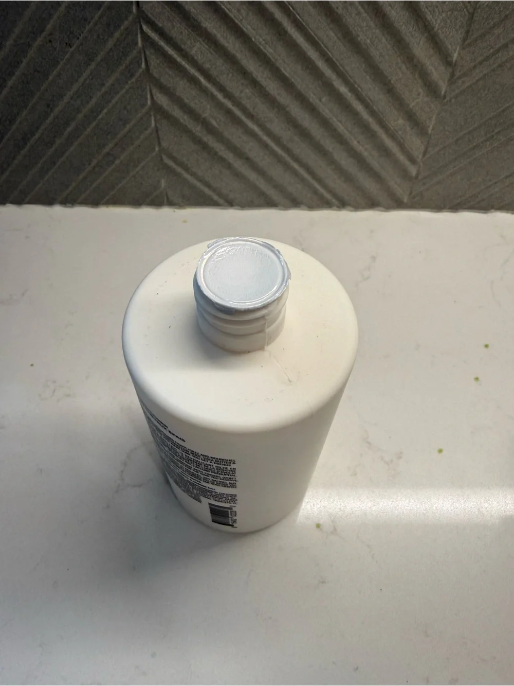 OUAI Thick Hair Conditioner - Cream White Bottle